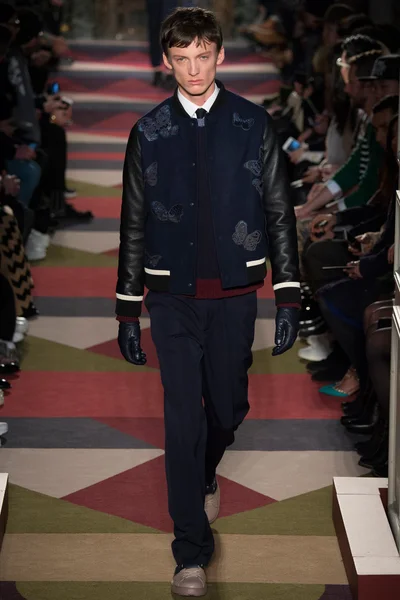 Look 24